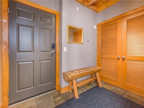 Big White 2 Bedroom Accommodation - Snow Pine Estates - #4468