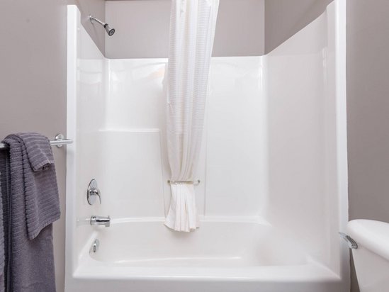 Big White 2 Bedroom Accommodation - Snow Pine Estates - #4468