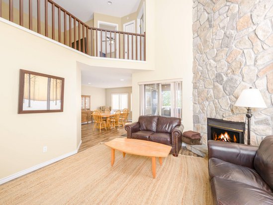 Big White 4 Bedroom Accommodation - Snow Pine Estates - #4469