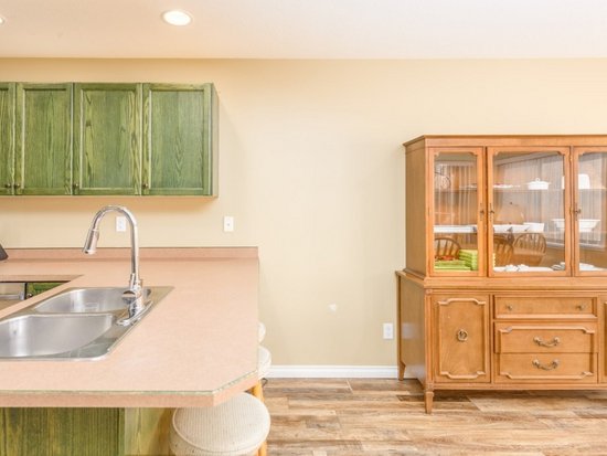 Big White 4 Bedroom Accommodation - Snow Pine Estates - #4469