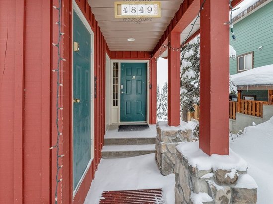 Big White 4 Bedroom Accommodation - Snow Pine Estates - #4469