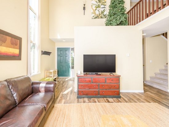 Big White 4 Bedroom Accommodation - Snow Pine Estates - #4469