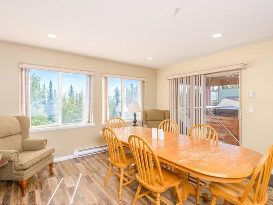 Big White 4 Bedroom Accommodation - Snow Pine Estates - #4469