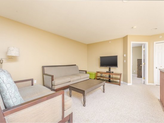 Big White 4 Bedroom Accommodation - Snow Pine Estates - #4469