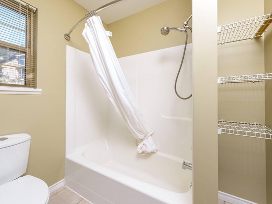 Big White 4 Bedroom Accommodation - Snow Pine Estates - #4469