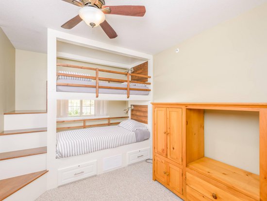 Big White 4 Bedroom Accommodation - Snow Pine Estates - #4469