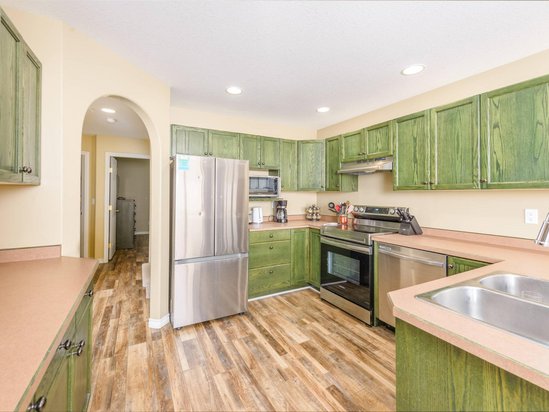 Big White 4 Bedroom Accommodation - Snow Pine Estates - #4469