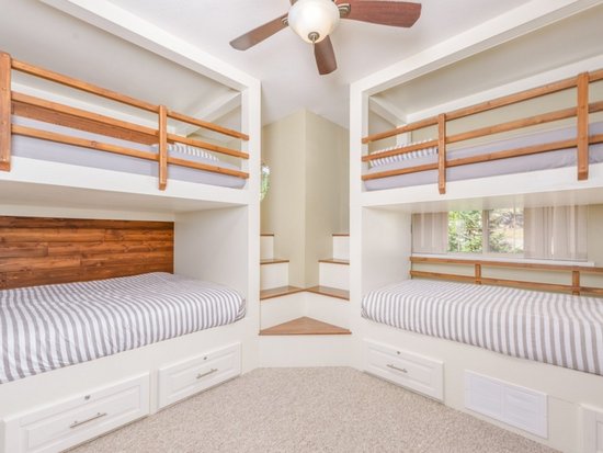 Big White 4 Bedroom Accommodation - Snow Pine Estates - #4469