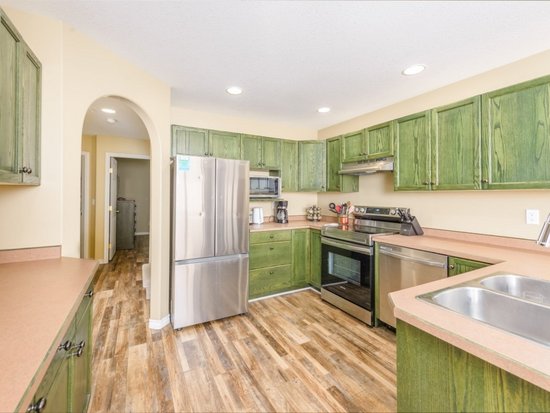 Big White 4 Bedroom Accommodation - Snow Pine Estates - #4469