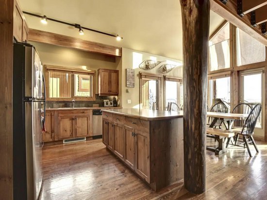 Big White 3 Bedroom Accommodation - Forest Ln Estates - #4473