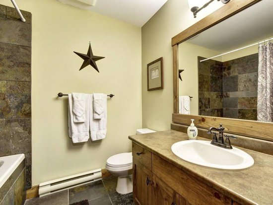 Big White 3 Bedroom Accommodation - Forest Ln Estates - #4473