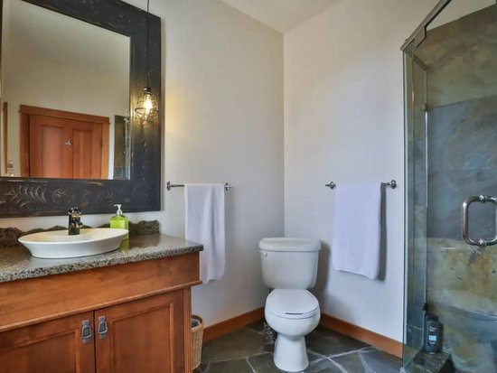 Big White 5 Bedroom Accommodation - Chalet - #4481