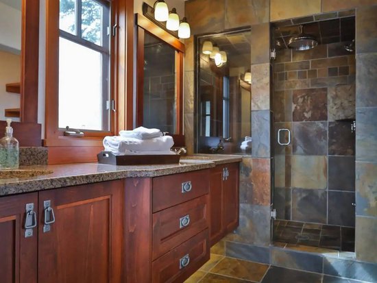 Big White 5 Bedroom Accommodation - Chalet - #4481