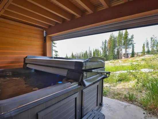 Big White 5 Bedroom Accommodation - Chalet - #4481