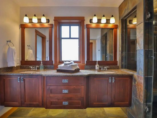 Big White 5 Bedroom Accommodation - Chalet - #4481