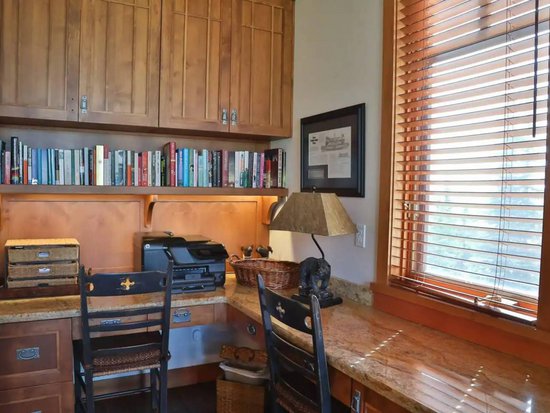 Big White 5 Bedroom Accommodation - Chalet - #4481