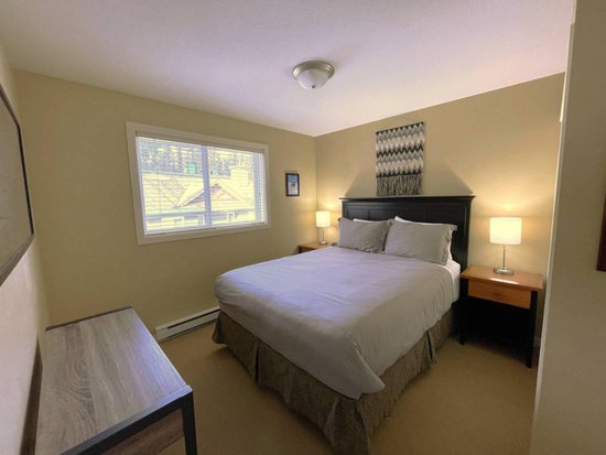 Big White 3 Bedroom Accommodation - Trappers' Crossing - #4486