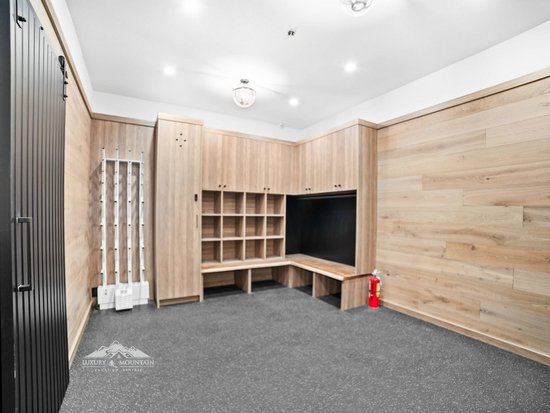 Big White 4 Bedroom Accommodation - Frosty Pines - #4504