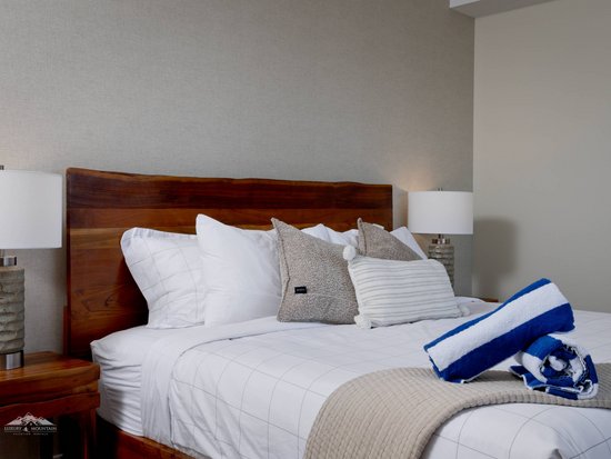 Big White 4 Bedroom Accommodation - Frosty Pines - #4504