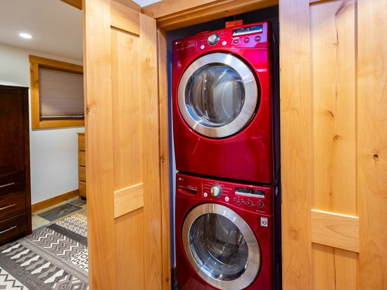 Whistler 8 Bedroom Accommodation - Cedar Ridge - #4506 Whistler 8 Bedroom Accommodation - Cedar Ridge - #4506