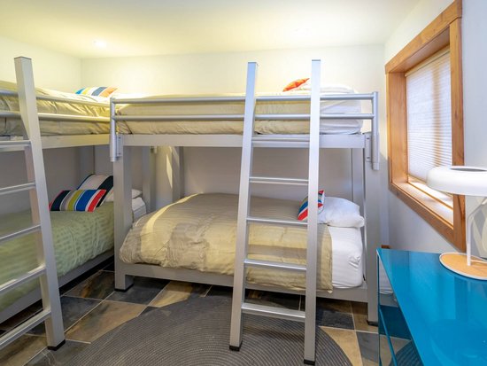 Whistler 8 Bedroom Accommodation - Cedar Ridge - #4506 Whistler 8 Bedroom Accommodation - Cedar Ridge - #4506