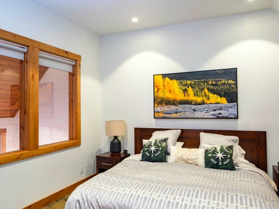 Whistler 8 Bedroom Accommodation - Cedar Ridge - #4506 Whistler 8 Bedroom Accommodation - Cedar Ridge - #4506