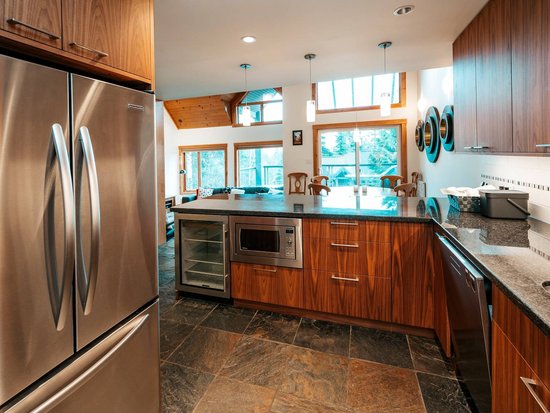 Whistler 8 Bedroom Accommodation - Cedar Ridge - #4506 Whistler 8 Bedroom Accommodation - Cedar Ridge - #4506