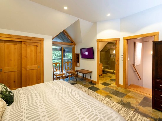 Whistler 8 Bedroom Accommodation - Cedar Ridge - #4506 Whistler 8 Bedroom Accommodation - Cedar Ridge - #4506