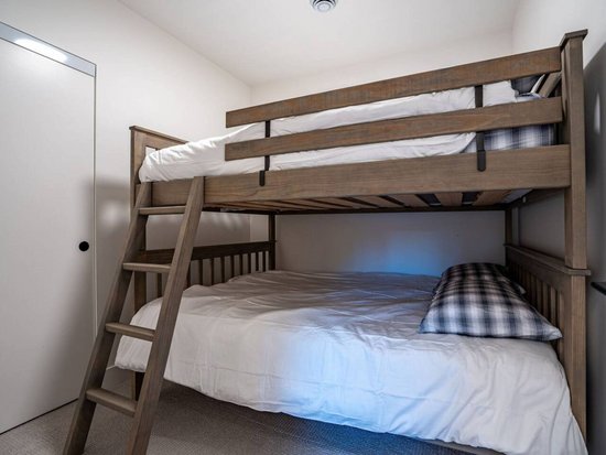 Revelstoke 4 Bedroom Accommodation - Mackenzie Village - #4511