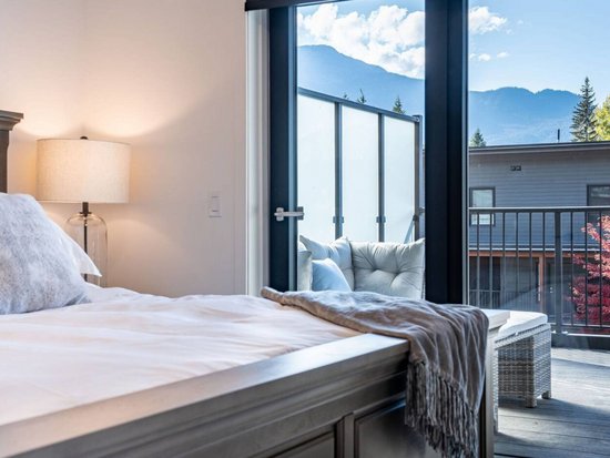 Revelstoke 4 Bedroom Accommodation - Mackenzie Village - #4511