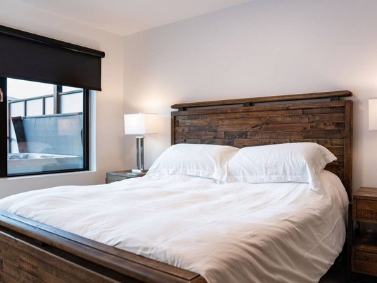 Revelstoke 4 Bedroom Accommodation - Mackenzie Village - #4511