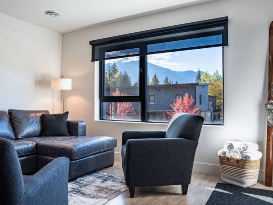 Revelstoke 4 Bedroom Accommodation - Mackenzie Village - #4511