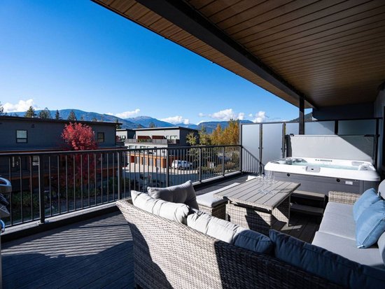 Revelstoke 4 Bedroom Accommodation - Mackenzie Village - #4511