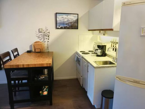 Whistler 2 Bedroom Accommodation - Gondola Village - #4513