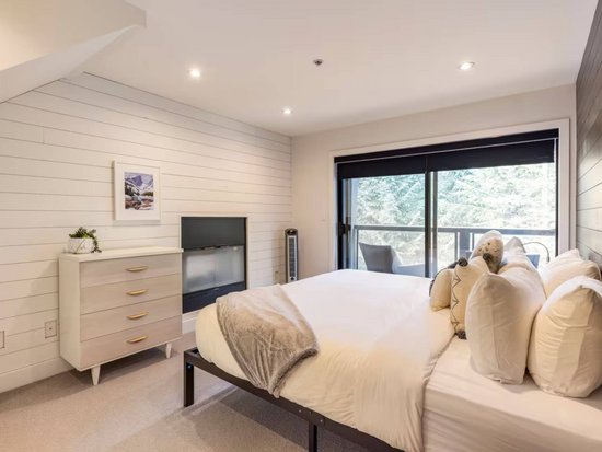 Whistler 4 Bedroom Accommodation - Powderhorn - #4515 Whistler 4 Bedroom Accommodation - Powderhorn - #4515