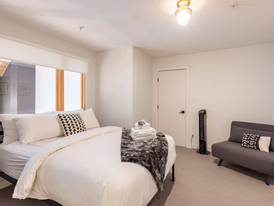 Whistler 4 Bedroom Accommodation - Powderhorn - #4515 Whistler 4 Bedroom Accommodation - Powderhorn - #4515