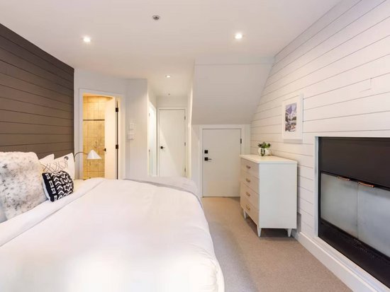 Whistler 4 Bedroom Accommodation - Powderhorn - #4515 Whistler 4 Bedroom Accommodation - Powderhorn - #4515