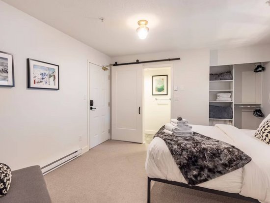 Whistler 4 Bedroom Accommodation - Powderhorn - #4515 Whistler 4 Bedroom Accommodation - Powderhorn - #4515