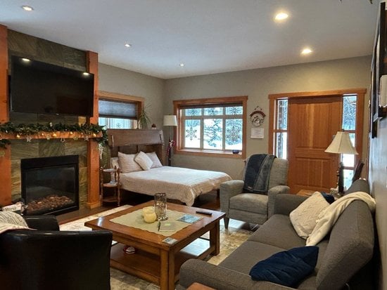 Sun Peaks 2 Bedroom Accommodation - Chalet/House - #4516