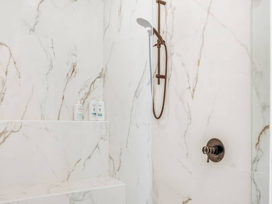 Big White 5 Bedroom Accommodation - Snowball Effect - #4519 Big White 5 Bedroom Accommodation - Snowball Effect - #4519