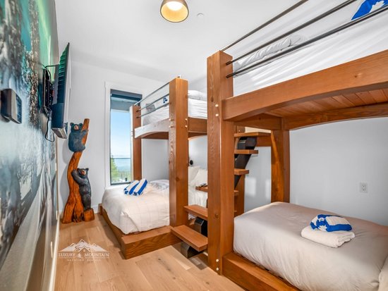 Big White 5 Bedroom Accommodation - Snowball Effect - #4519