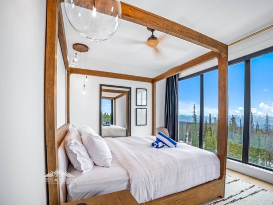 Big White 5 Bedroom Accommodation - Snowball Effect - #4519