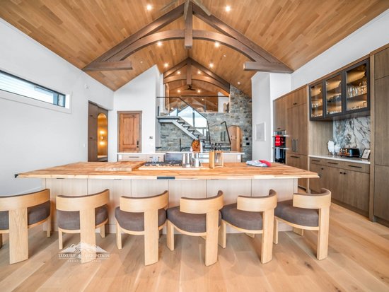 Big White 5 Bedroom Accommodation - Snowball Effect - #4519