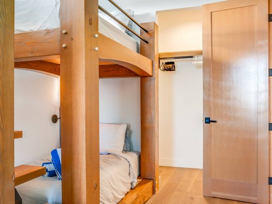 Big White 5 Bedroom Accommodation - Snowball Effect - #4519 Big White 5 Bedroom Accommodation - Snowball Effect - #4519