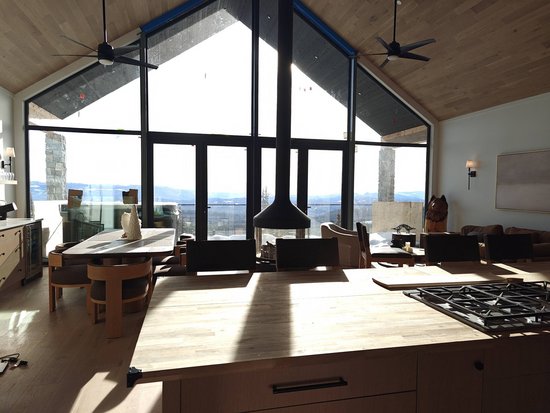 Big White 5 Bedroom Accommodation - Snowball Effect - #4519 Big White 5 Bedroom Accommodation - Snowball Effect - #4519