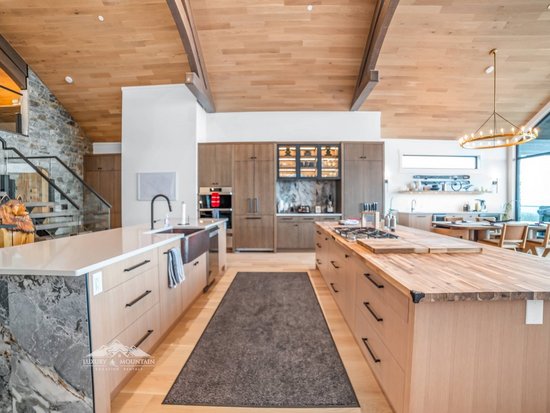 Big White 5 Bedroom Accommodation - Snowball Effect - #4519