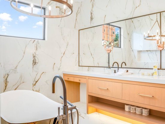 Big White 5 Bedroom Accommodation - Snowball Effect - #4519 Big White 5 Bedroom Accommodation - Snowball Effect - #4519