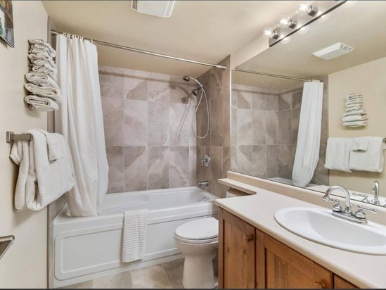 Sun Peaks 1 Bedroom Accommodation - Fireside Lodge - #4526