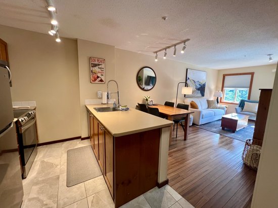 Sun Peaks 1 Bedroom Accommodation - Fireside Lodge - #4526