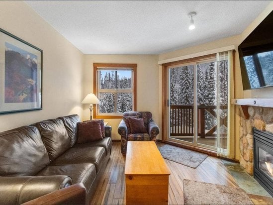 Sun Peaks 1 Bedroom Accommodation - Fireside Lodge - #4526